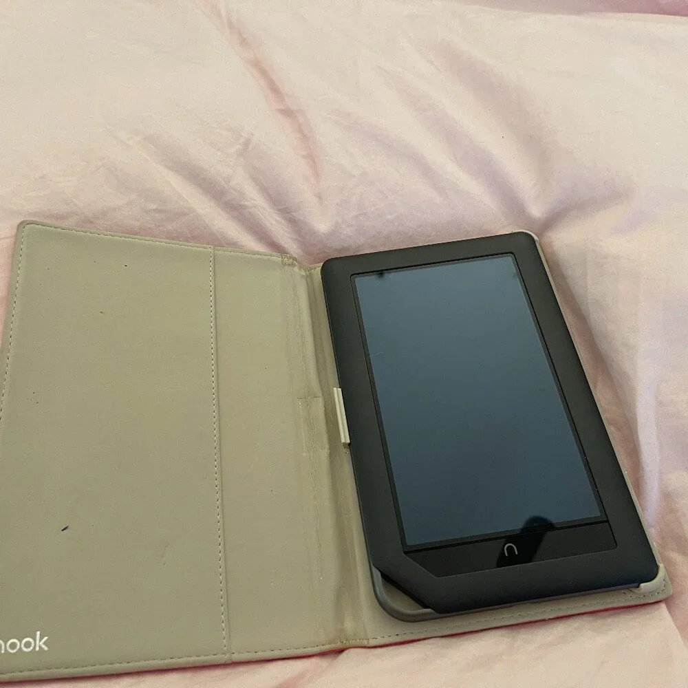 Nook with Pink cover